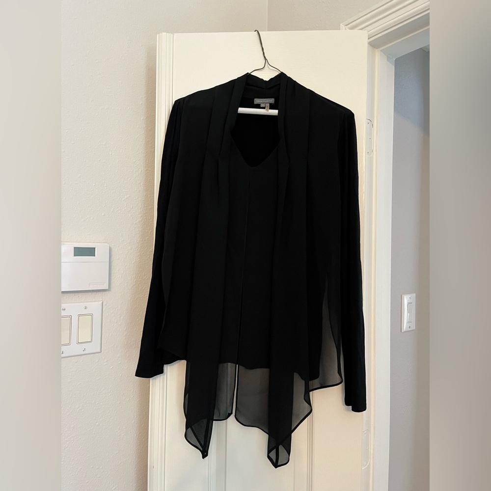 EUC Vince Camuto sheer over solid black tunic.